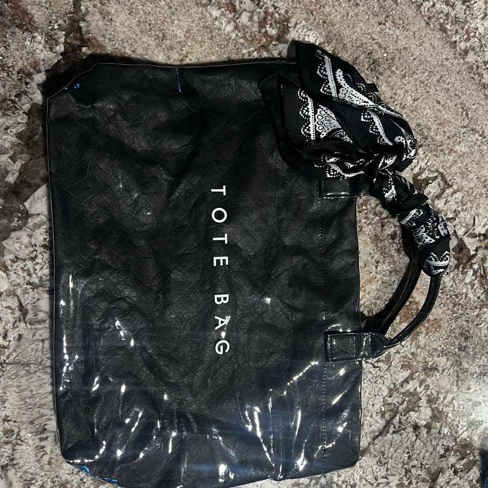 TOTE BAG Black Glossy Patent Tote Bag with Bandana Accent NWOT - Picture 6 of 8